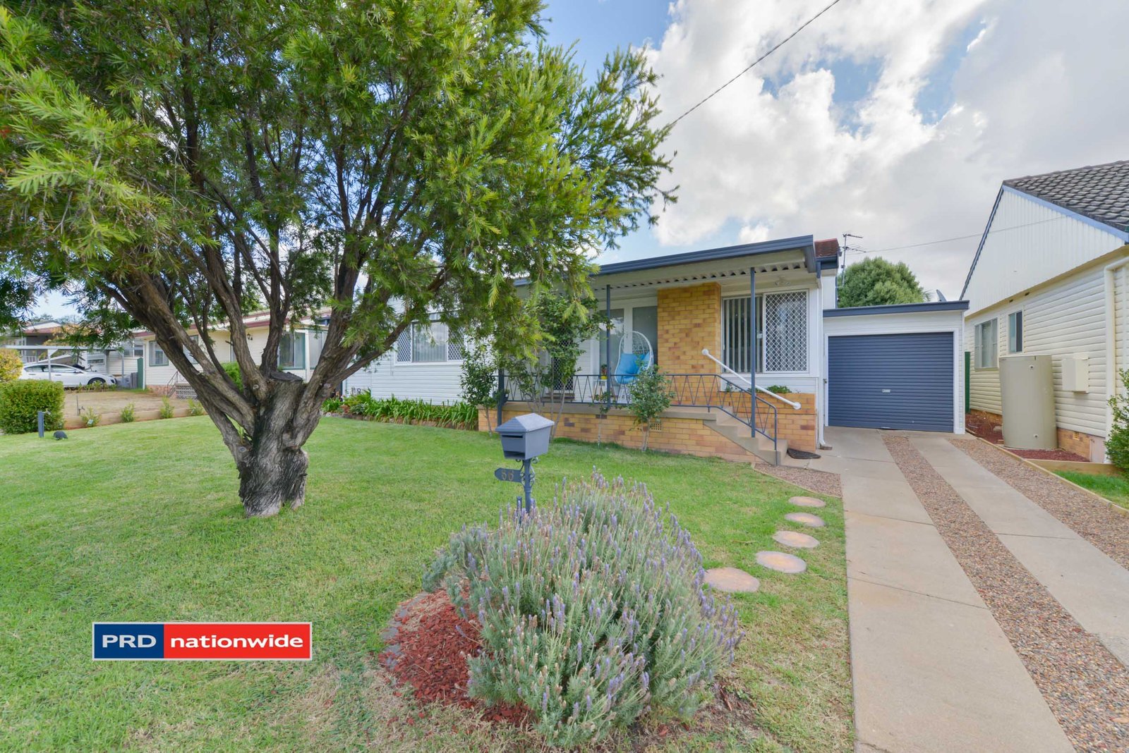 66 Oak Street TAMWORTH 1