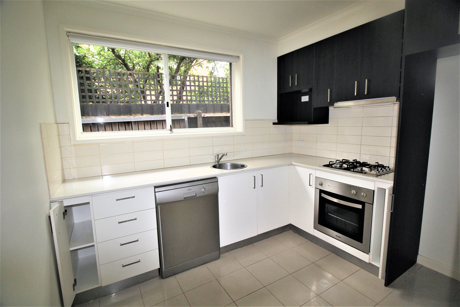 Gallery: 6/6 Olinda Grove