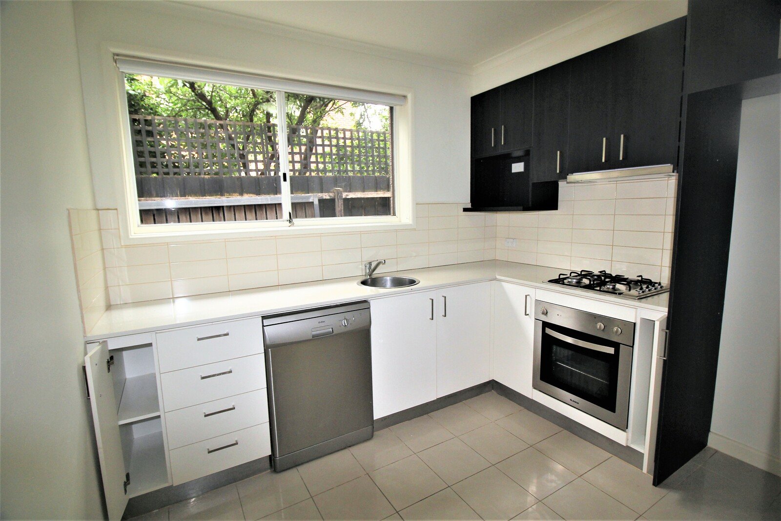 Gallery: 6/6 Olinda Grove