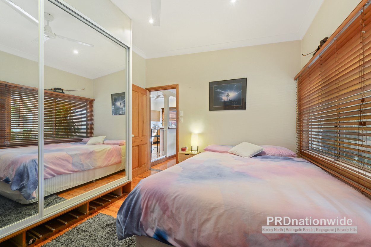 66 Rosebank Avenue KINGSGROVE 8
