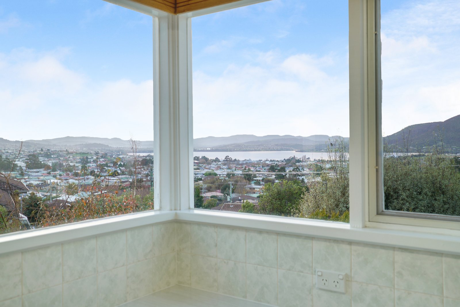 66 Twelfth Avenue WEST MOONAH 9