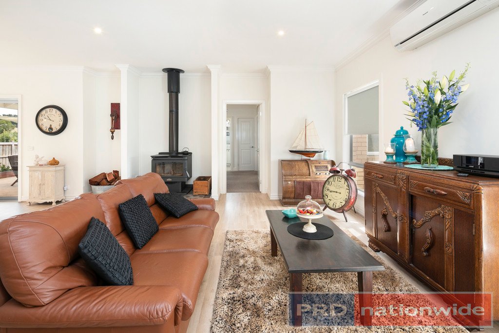 66 Urquhart Street GORDON 8