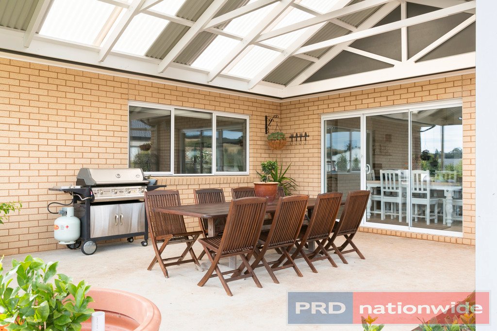 66 Urquhart Street GORDON 14