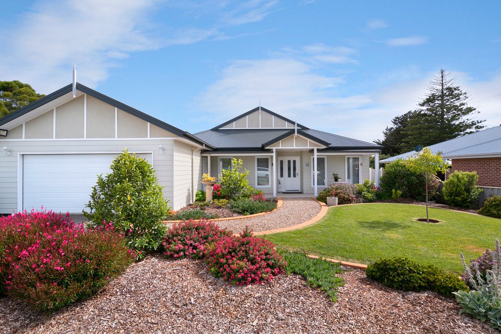 66 Urquhart Street GORDON 1