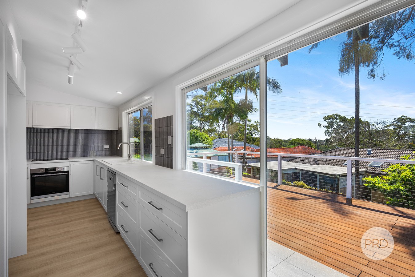 66 Valentia Ave  LUGARNO 2