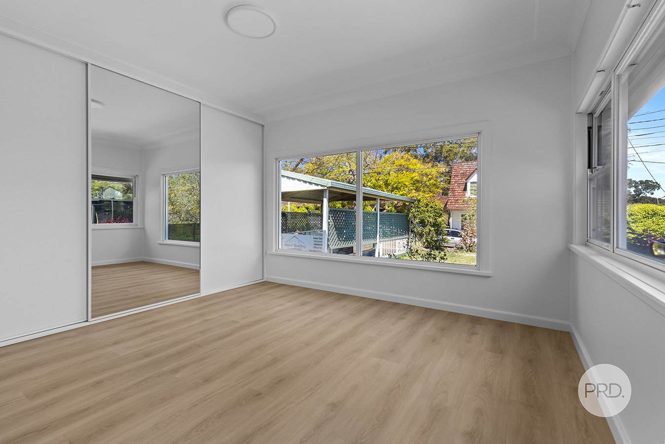 66 Valentia Ave  LUGARNO 3