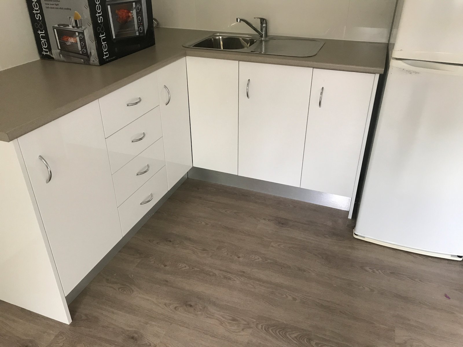 6/6 Waterson Way AIRLIE BEACH 3