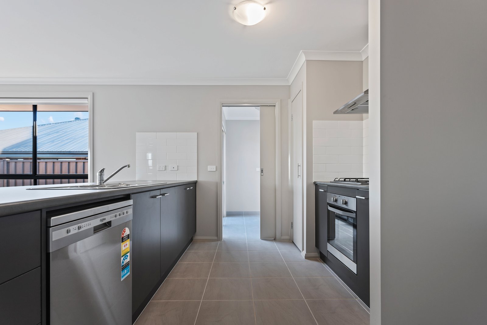 66 Whirrakee Parade HUNTLY 3