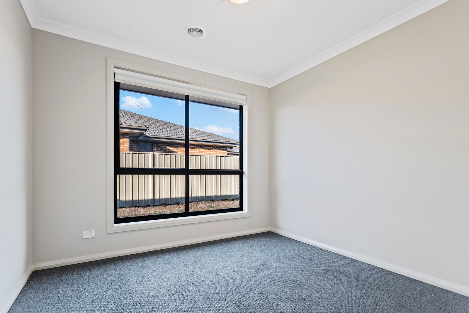 66 Whirrakee Parade HUNTLY 10