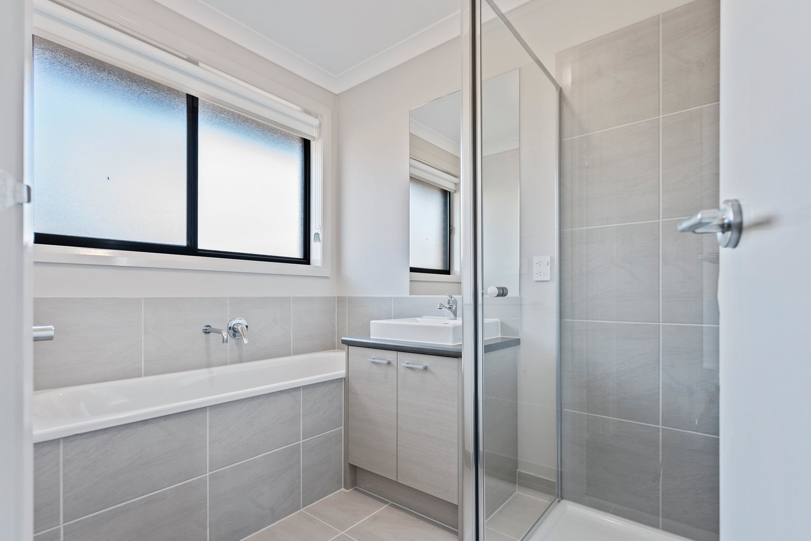 66 Whirrakee Parade HUNTLY 11