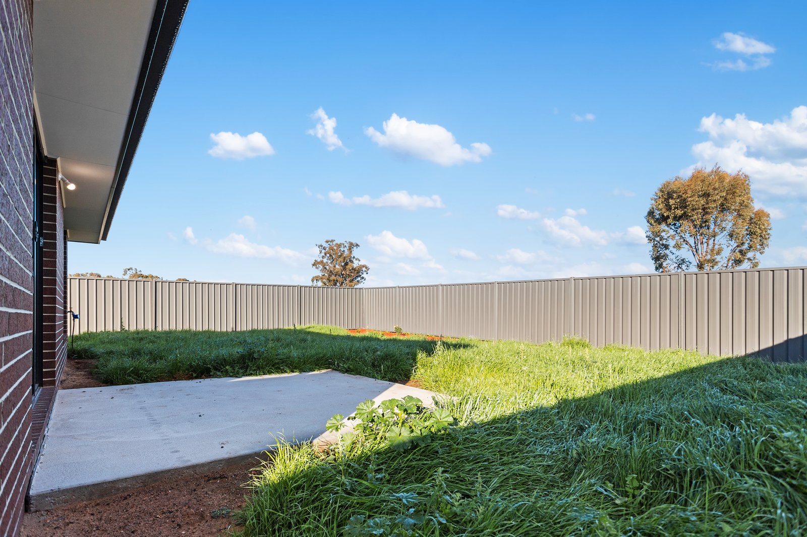 66 Whirrakee Parade HUNTLY 12