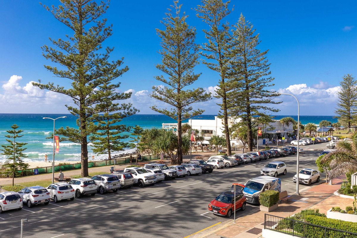 6/60 Goodwin Terrace BURLEIGH HEADS 5