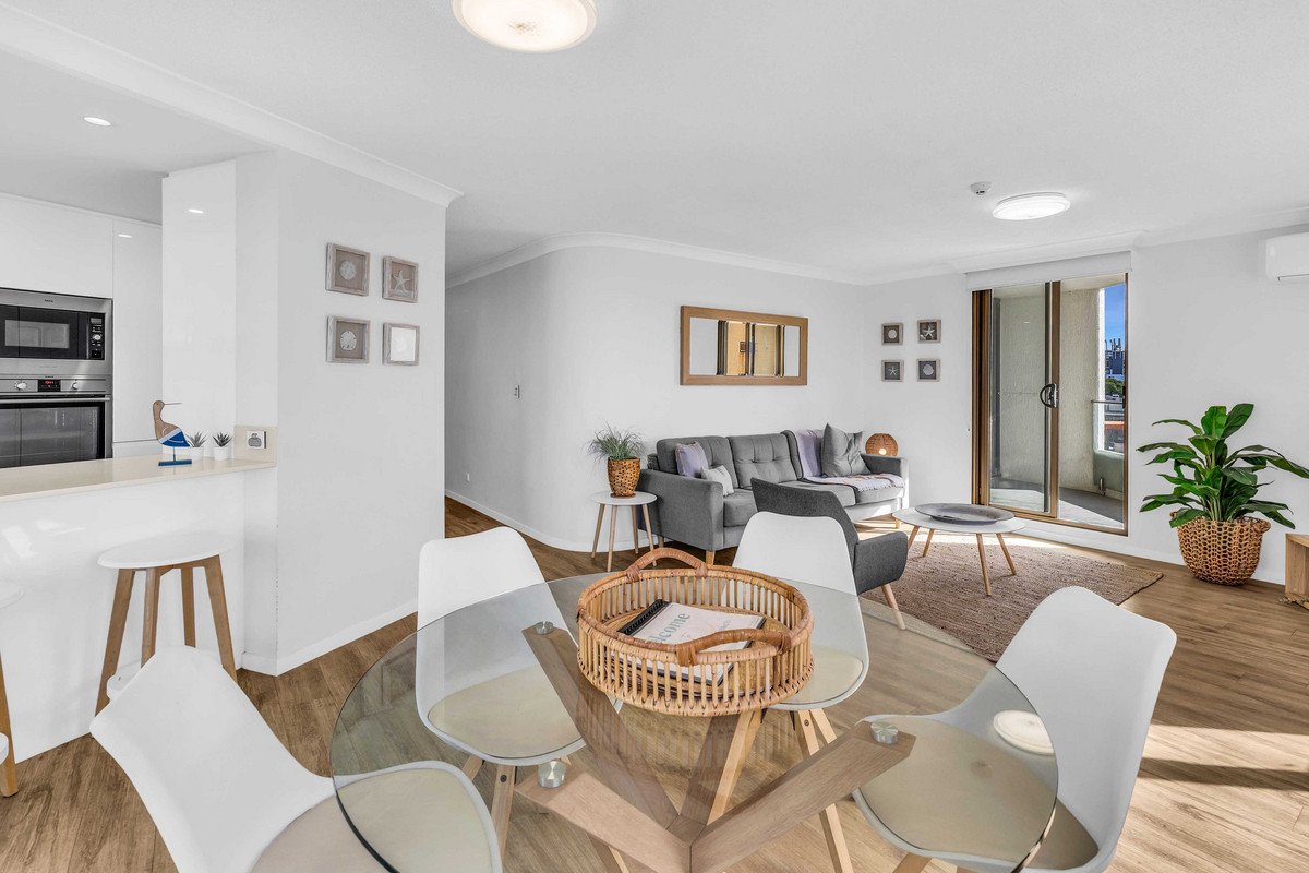 6/60 Goodwin Terrace BURLEIGH HEADS 8