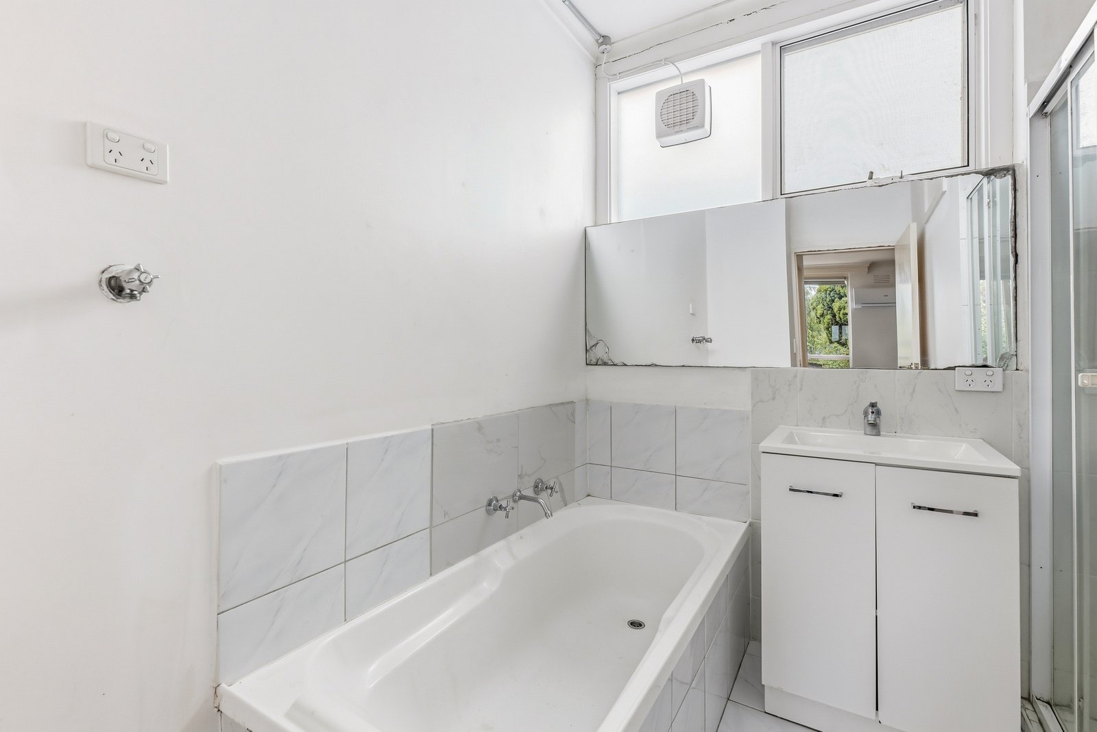 Gallery: 6/62-64 Truganini Road