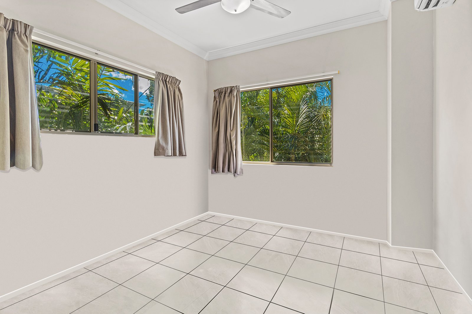 66/21 Shute Harbour Road CANNONVALE 7