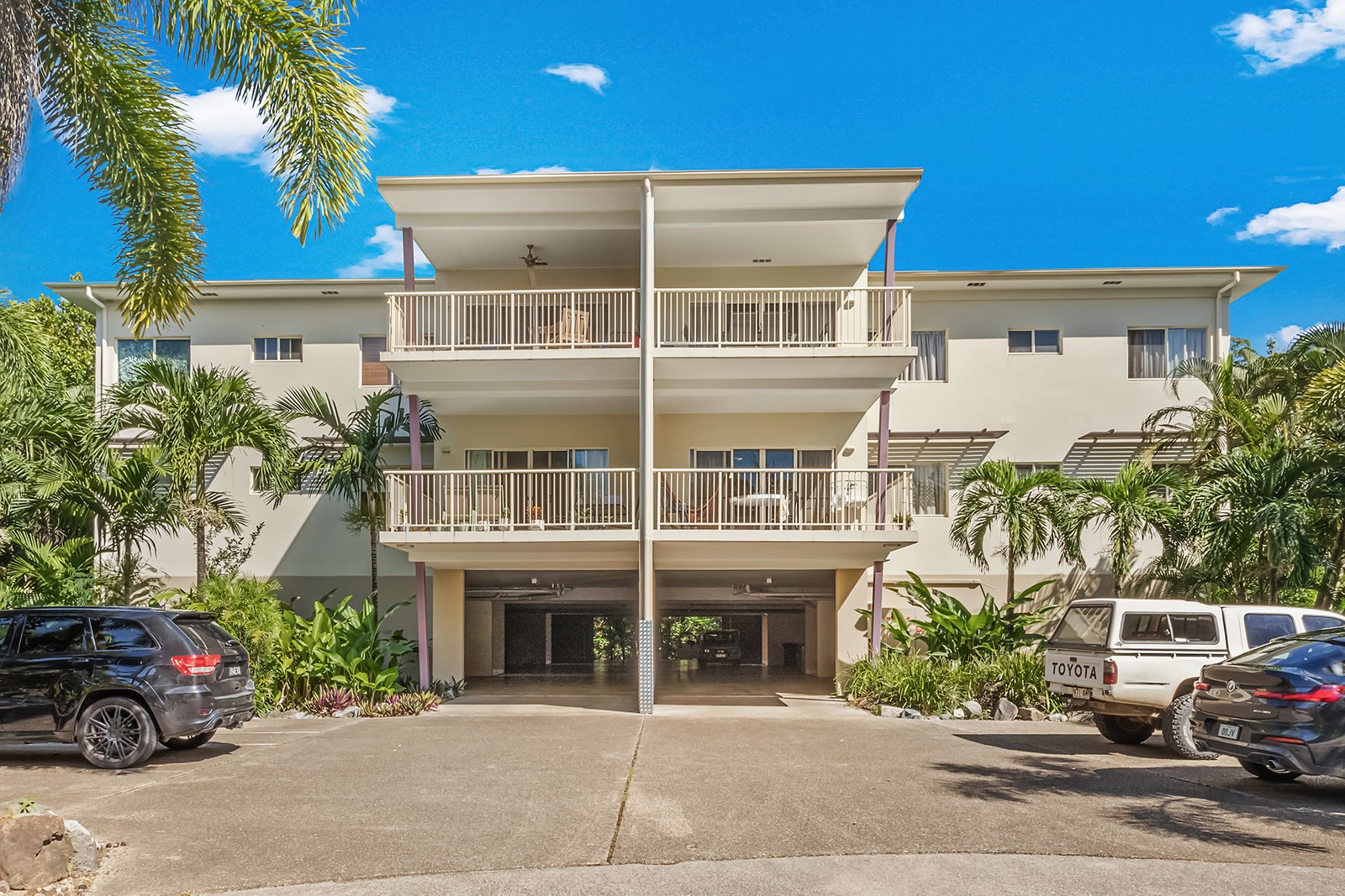 66/21 Shute Harbour Road CANNONVALE 10