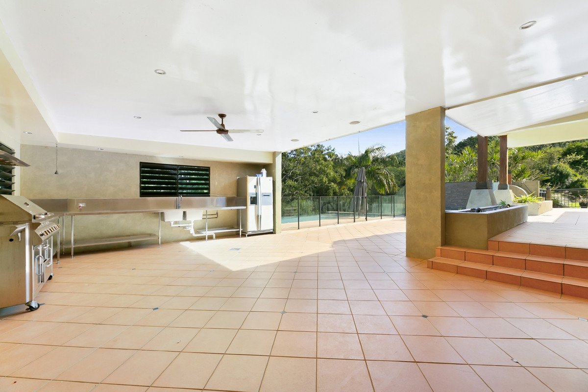 664 Currumbin Creek Road Currumbin Valley 27