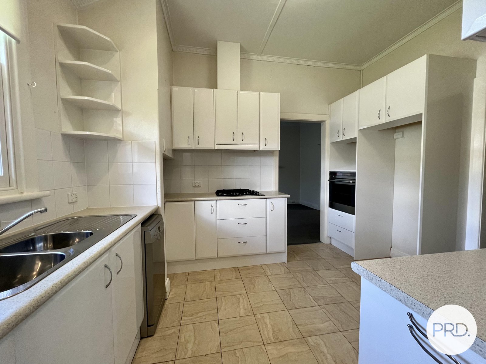 664 Kiewa Street ALBURY 4