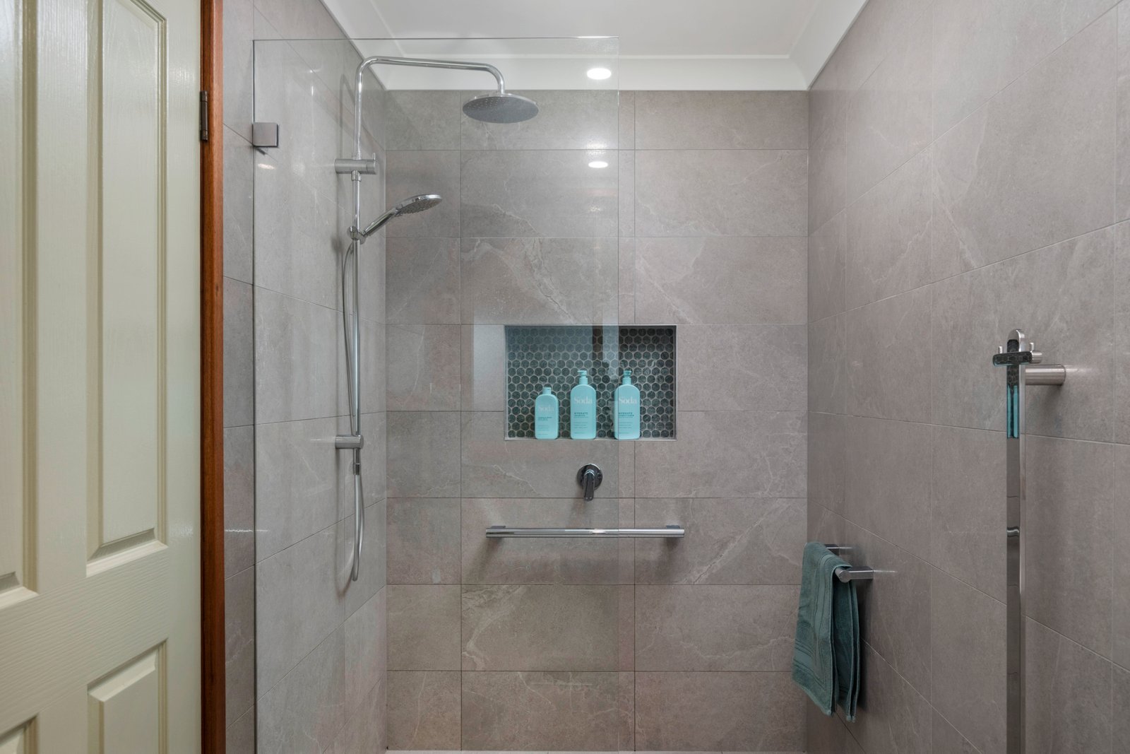 664 Old North Road ALLANDALE 18