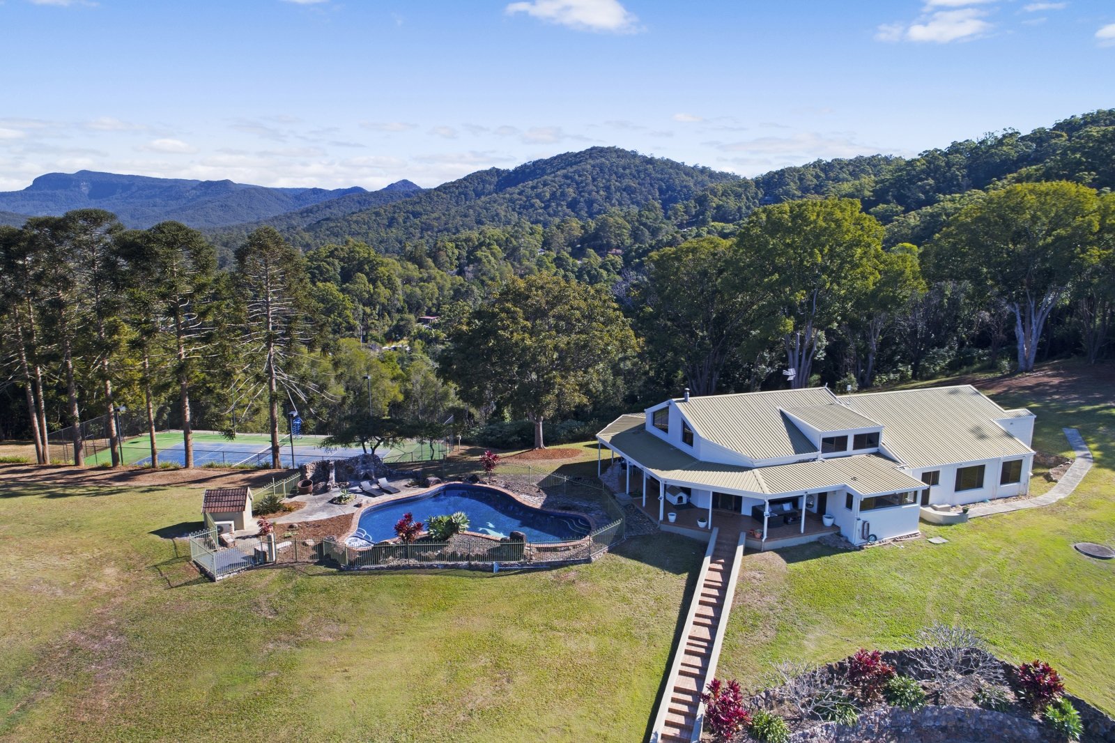 664 Tallebudgera Creek Road TALLEBUDGERA VALLEY 2