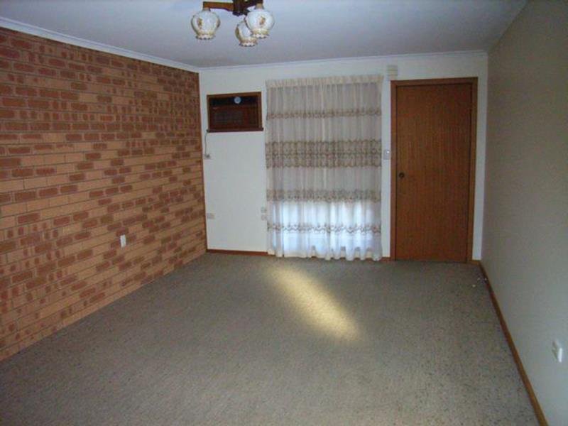 6/66 Inglis Street LAKE ALBERT 5