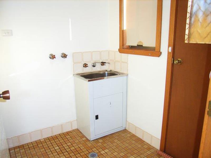 6/66 Inglis Street LAKE ALBERT 6