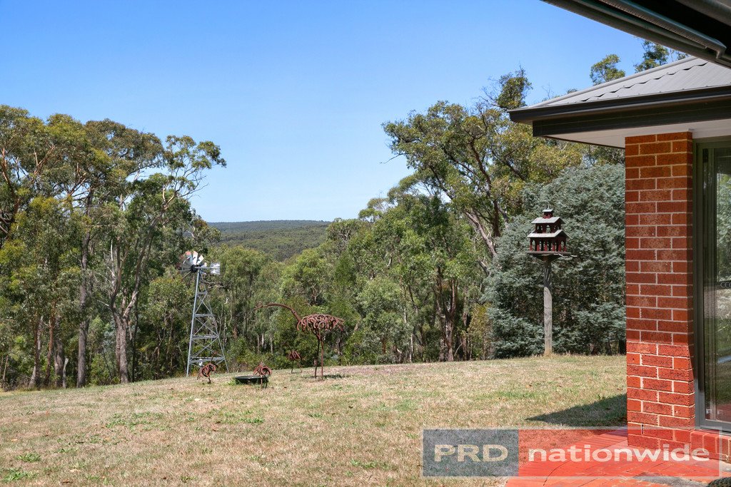 668 Browns Road SCARSDALE 3