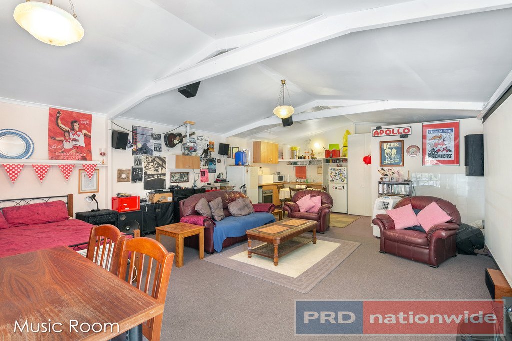 668 Browns Road SCARSDALE 14