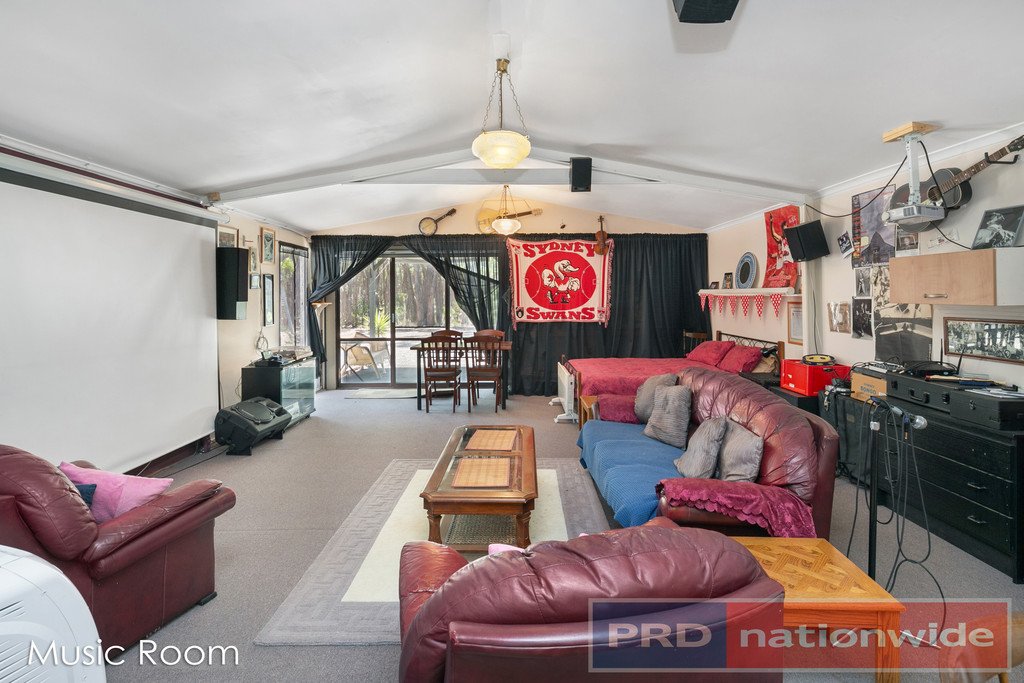 668 Browns Road SCARSDALE 15