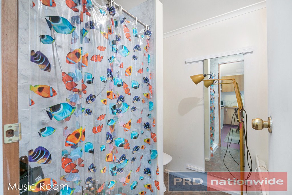 668 Browns Road SCARSDALE 16