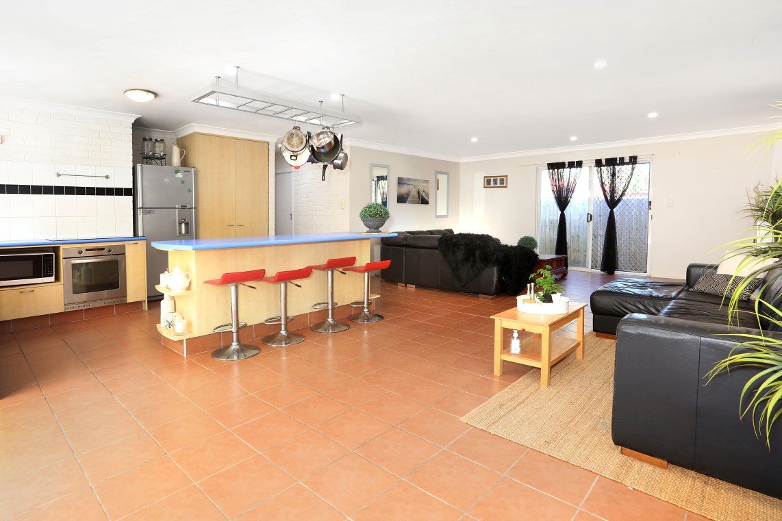 669 Ashmore Road MOLENDINAR 2