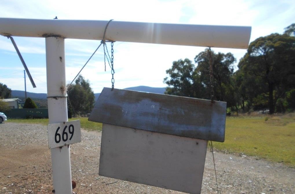 669 Old Tumbarumba Road, 'CRESTFIELD HOUSE'  BATLOW 1