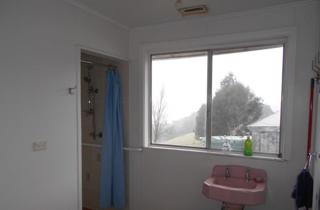 669 Old Tumbarumba Road, 'CRESTFIELD HOUSE'  BATLOW 13