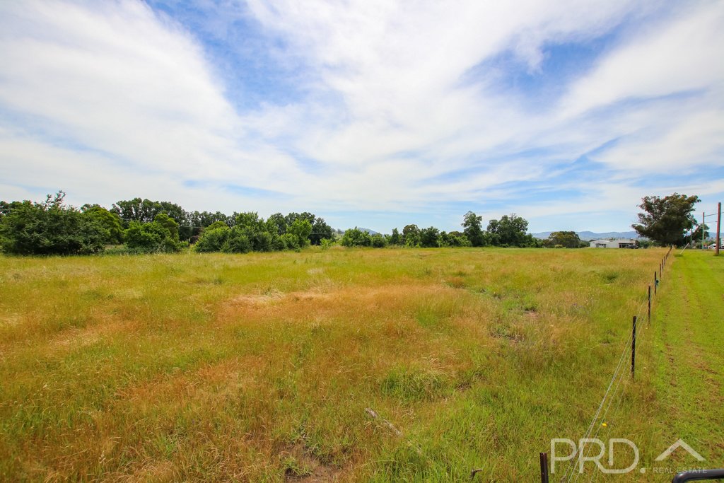 67-99 Adelong Road TUMUT 4