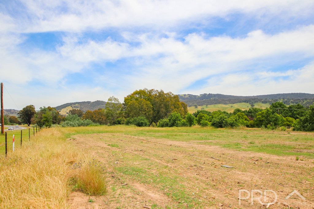 67-99 Adelong Road TUMUT 9