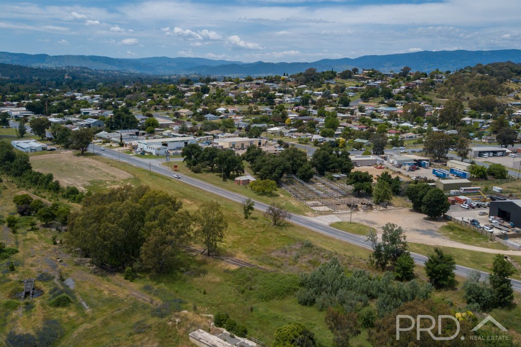 67-99 Adelong Road TUMUT 11