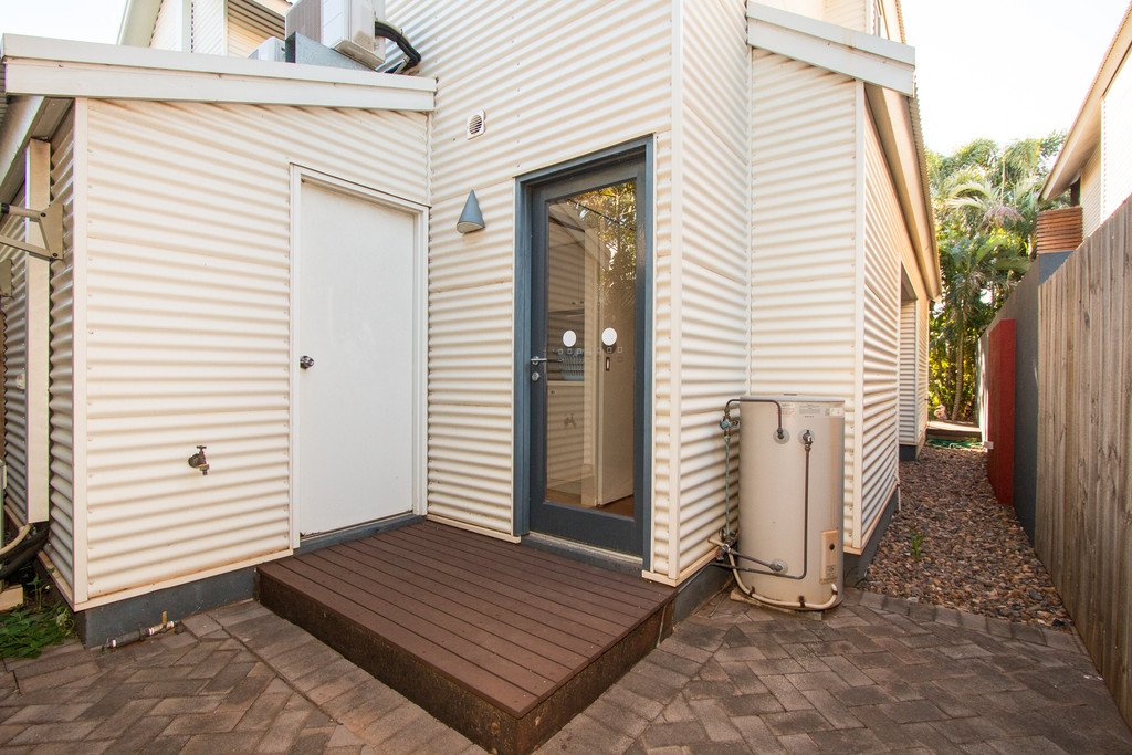 6/7 Bagot Street DJUGUN 2