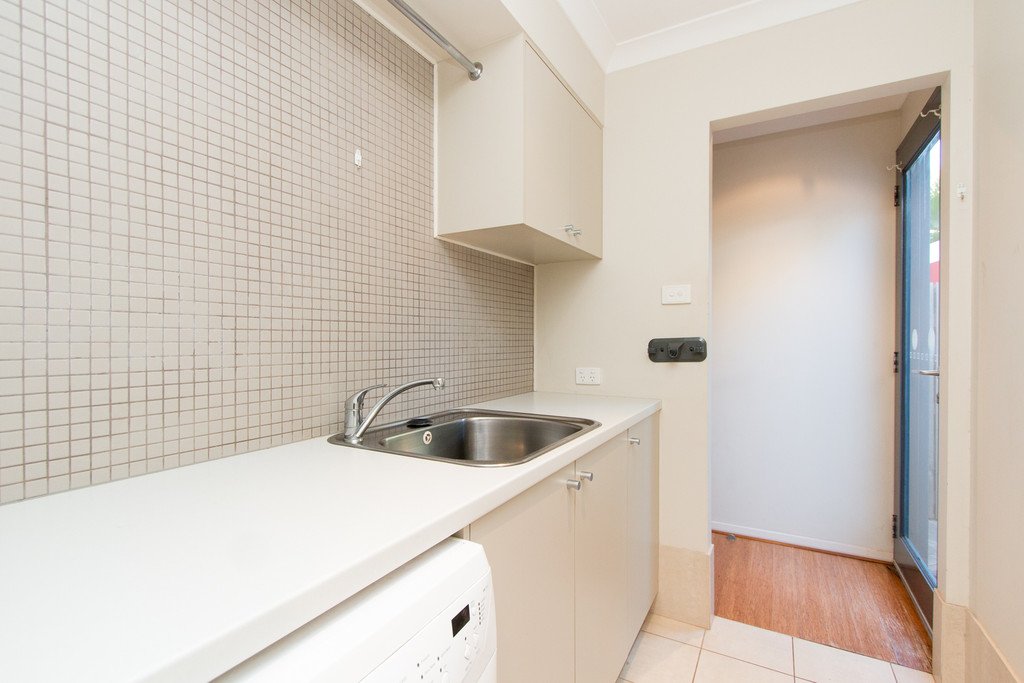 6/7 Bagot Street DJUGUN 4