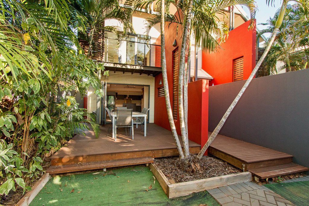 6/7 Bagot Street DJUGUN 5