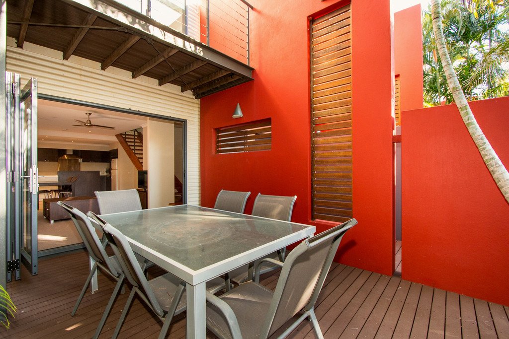 6/7 Bagot Street DJUGUN 9