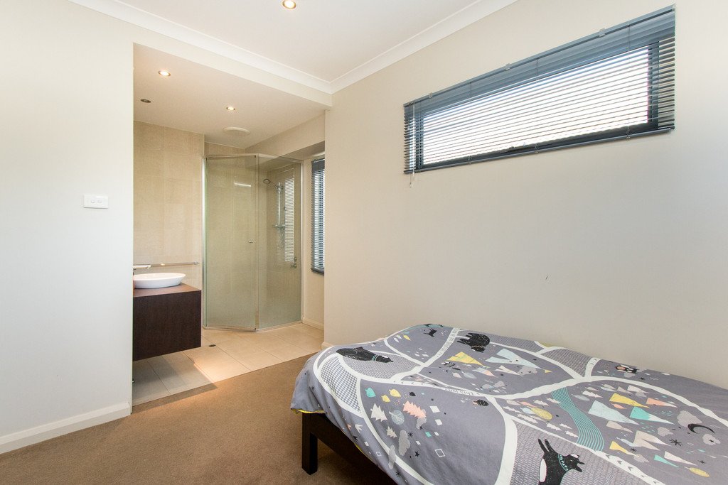 6/7 Bagot Street DJUGUN 13