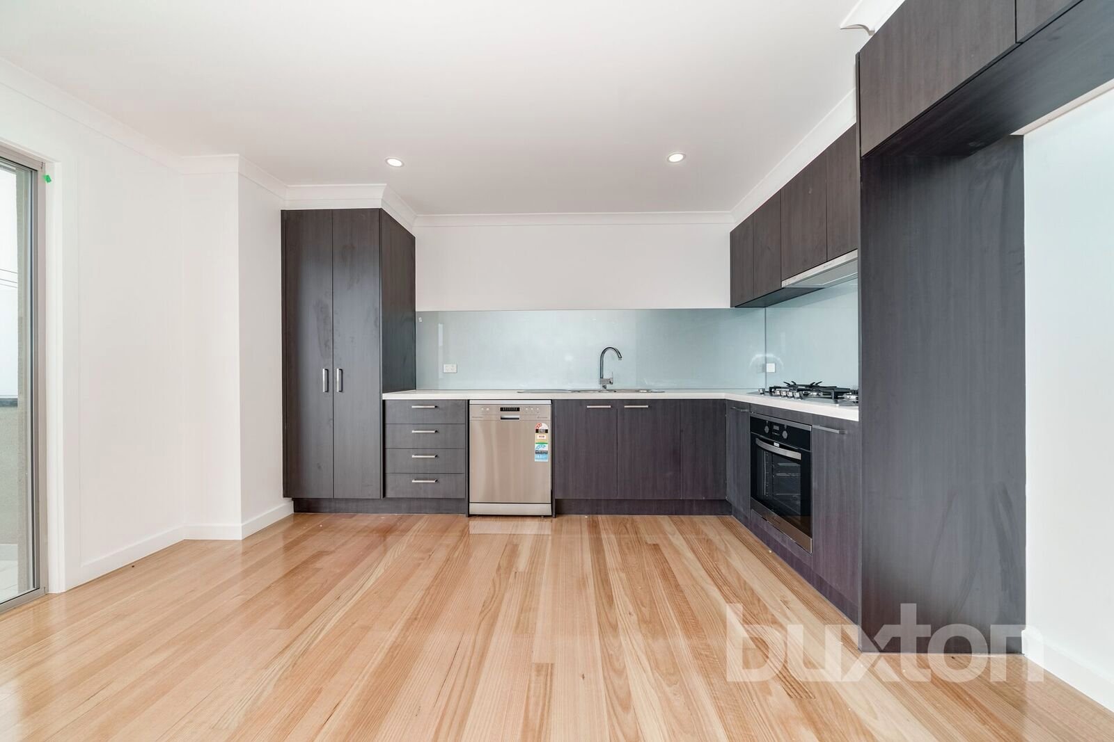 Gallery: 6/7 Burton Avenue
