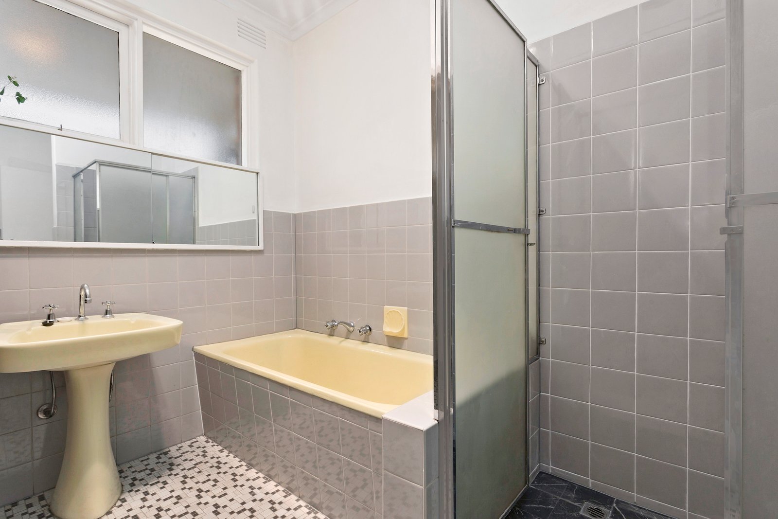 Real Estate and Property in 6/7 Celeste Court, St Kilda East, VIC