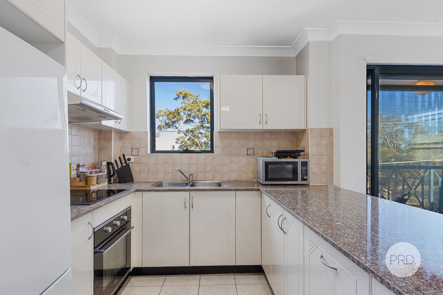 6/7 Derwent Street SOUTH HURSTVILLE 5