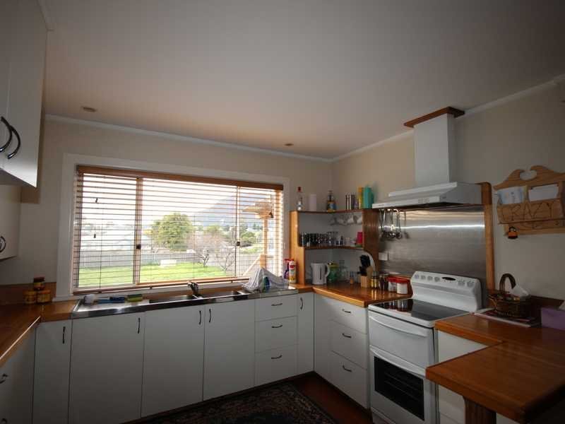 67 Edinburgh Crescent GOODWOOD 4