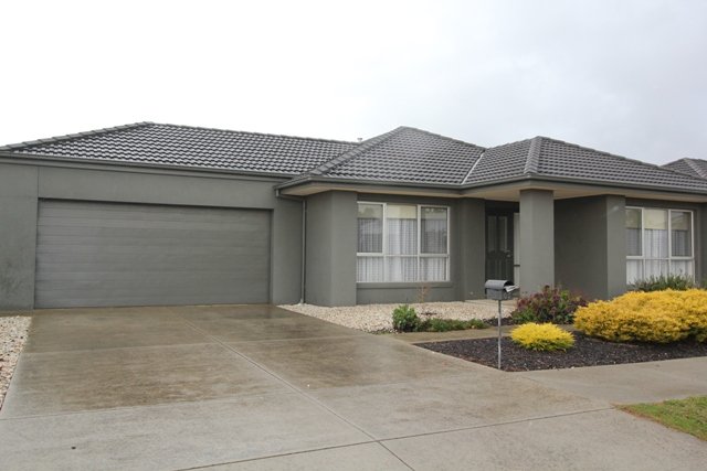 67 Faversham Avenue LAKE GARDENS 1