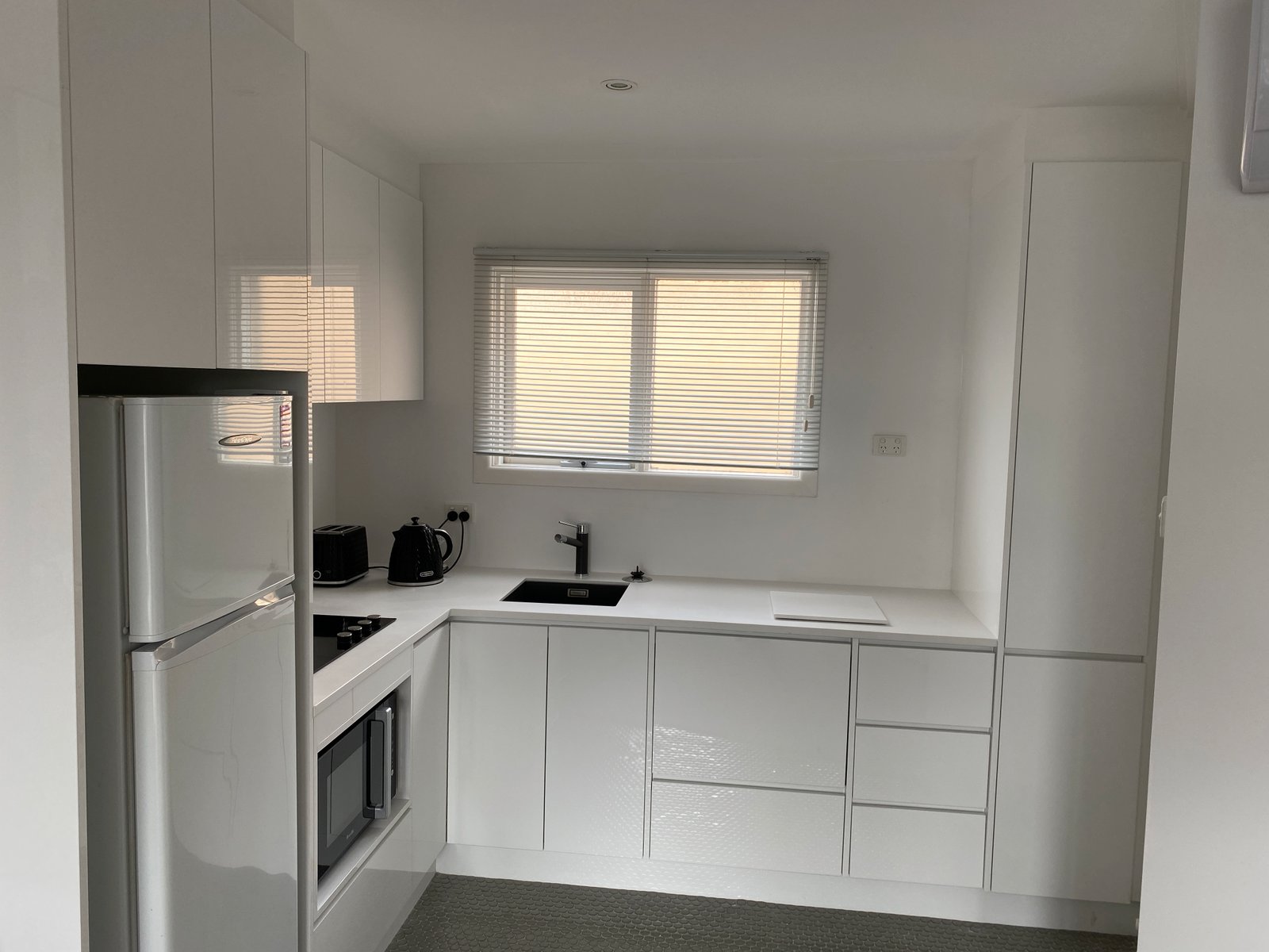 Gallery: 6/7 Ginn Street