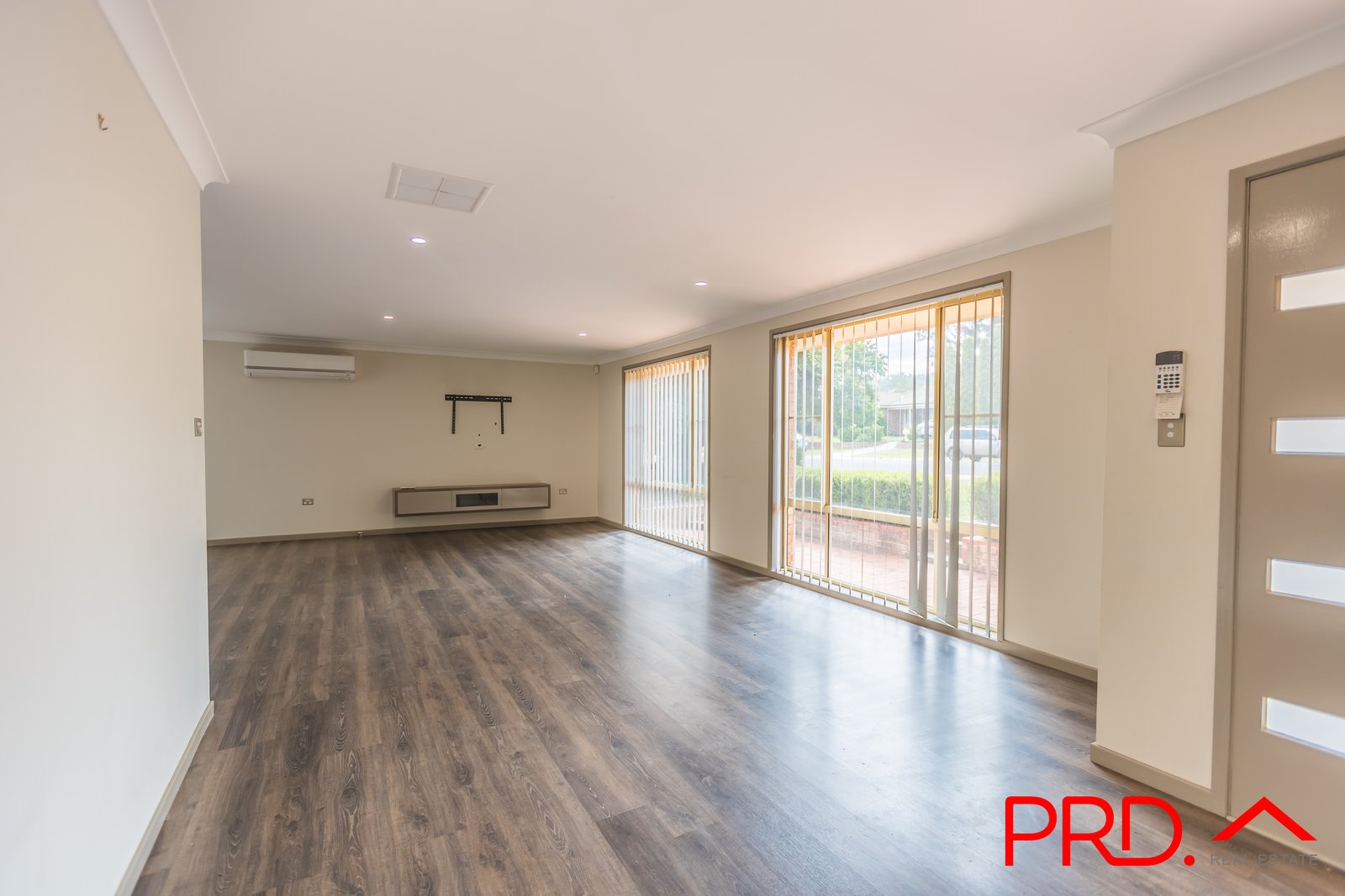 67 Glengarvin Drive TAMWORTH 2