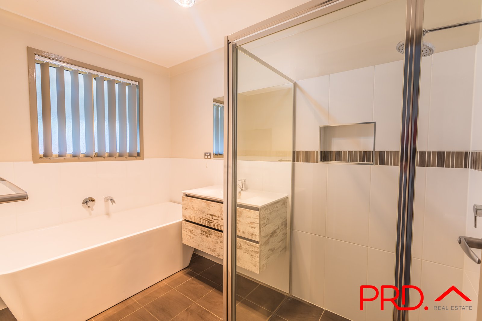 67 Glengarvin Drive TAMWORTH 8