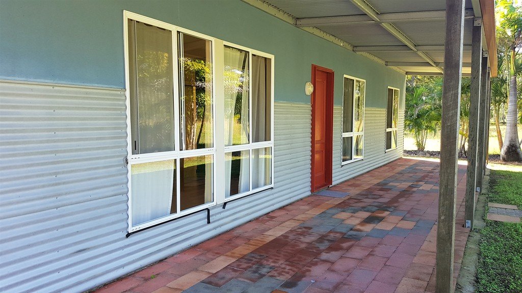 67 Janine Street BOORAL 5